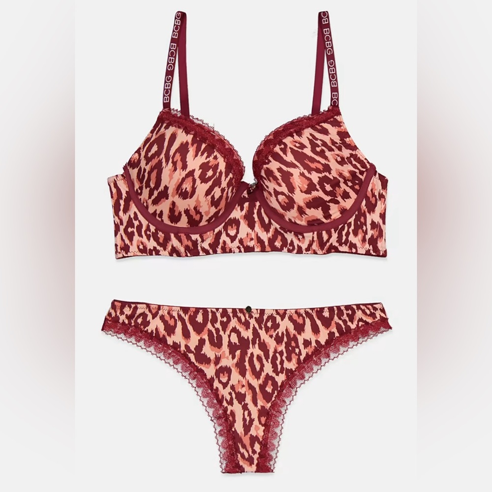 NWT BCBG 36B bra set w/ EUC wristlet